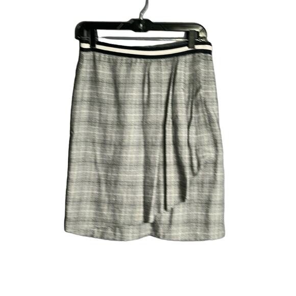 Slate & Willow Black and Gray Plaid Drape Front Skirt With Side Zipper Size 6 - Picture 1 of 9